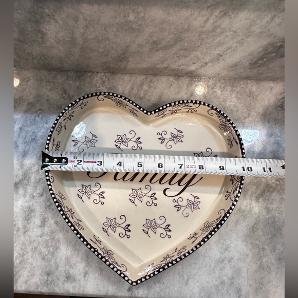 Temptations by Tara Floral Lace Set of 3 Heart Shaped Plates - Varies sizes - Picture 12 of 16